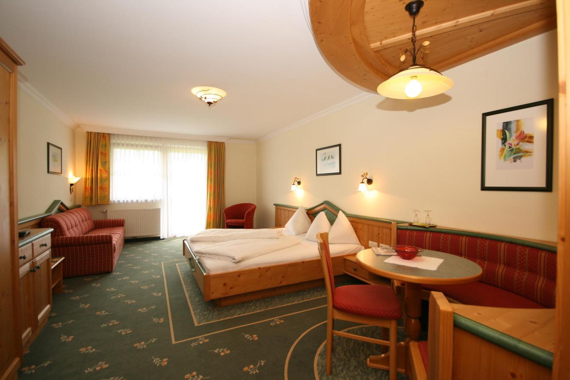 Alpenhotel Neuwirt سخلادميخ الغرفة الصورة