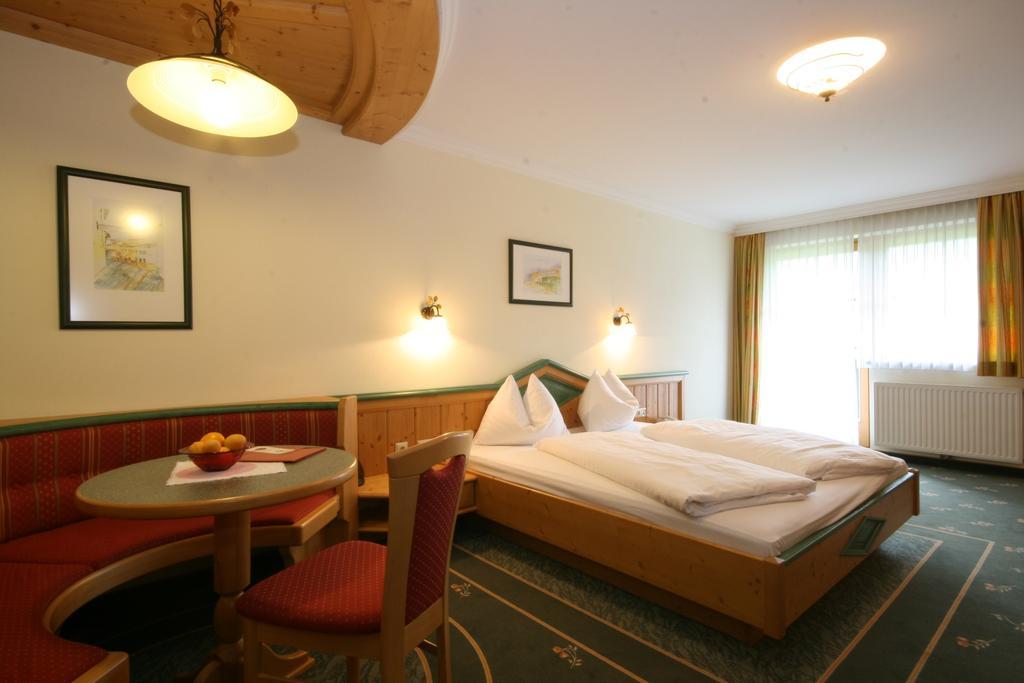 Alpenhotel Neuwirt سخلادميخ الغرفة الصورة